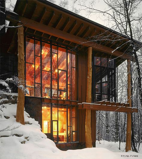 The Aviary Loft Cottage at Twin Farms was designed by Apple store architect Peter Bohlin and is a romantic place with fireplace and an indoor stone hot tub. Fantasy Dwellings, Vermont Winter, Cabin Windows, Secret Lair, Sloped Roof, Spa Getaways, Rustic Homes, Cottage Designs, Dreamy Places