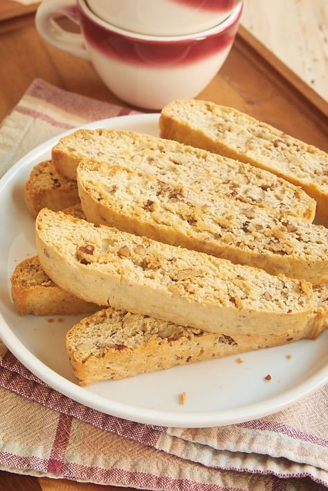 Christmas Munch, Pecan Biscotti Recipe, Pecan Biscotti, Best Biscotti Recipe, Biscotti Recipes, Breakfast Scones, Farm Recipes, Italian Cookie, Baked Breads