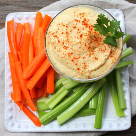 Lighter Garlic Hummus- 3 weight watchers smart points Garlic Hummus Recipe, Healthy Lunches For Work, Garlic Hummus, Healthy Afternoon Snacks, Weight Watchers Snacks, Healthy Lunches For Kids, Weight Watchers Recipes, Low Calorie Snacks, Hummus Recipe