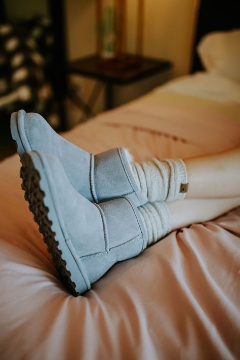 Our Alyssa boots come in a variety of colors that will go with just about any outfit! 🐻🐾 Shop Alyssa: bearpaw.com/ #LiveLifeComfortably #BearpawStyle Cold Outfits, Outfit Shop, Cozy Socks, Slippers Cozy, Dance Shoes, Slippers, Sport Shoes, Socks, Boots