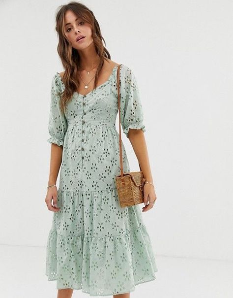 4e0d67e54ad6626e957d15b08ae128a6 Broderie Dress, Casual Dresses For Teens, Dresses For Teens, Trending Dresses, Modest Dresses, Simple Dresses, Dress Details, Pretty Dresses, Cotton Dresses