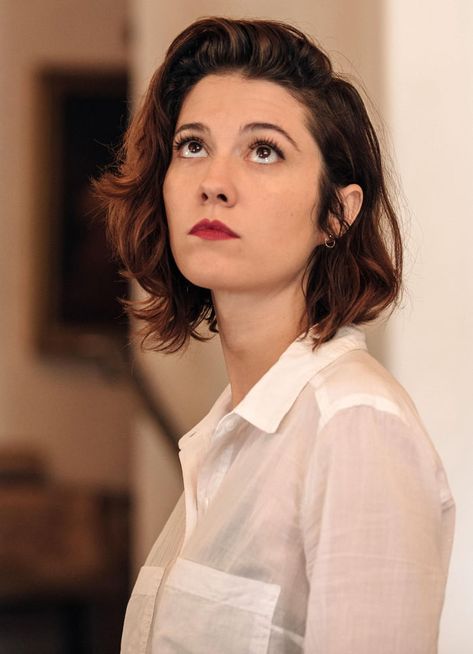 Mary Elizabeth Winstead Mary Elizabeth Winstead, Mary Elizabeth, Character Inspo, Girl Crushes, Light Skin, Woman Crush, Dark Hair, Looking Up, White Shirt