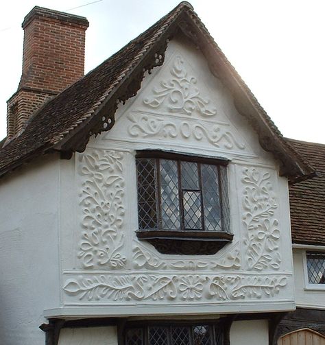 Plaster House, English Houses, Ancient Houses, Arts And Crafts House, Plaster Wall Art, Windows Exterior, English House, Plaster Walls, Old English