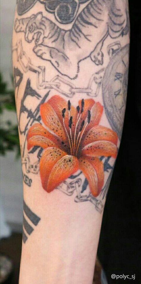 Tiger Lily Tattoos, Lillies Tattoo, Lily Flower Tattoos, Aquarius Tattoo, Bts Tattoos, Beautiful Flower Tattoos, Kawaii Tattoo, Birth Flower Tattoos