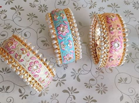 Indian Bride Traditional, Lac Bangles, Meenakari Jewellery, Earrings Kundan, Bridal Chura, Unique Bangle, Accessories Indian, Silk Thread Jewelry, Jewellery Indian