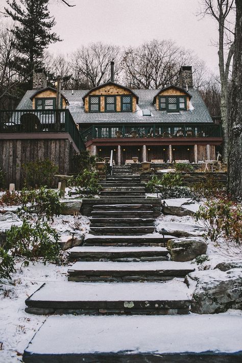 Upstate New York Homes, Upstate New York Winter, Houses New York, Lake George Village, Summer Vacation Spots, Fun Winter Activities, New York Winter, The Catskills, New York Homes