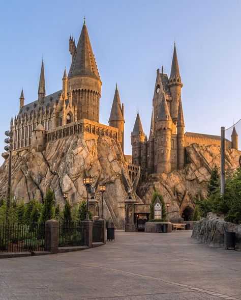 Hogwarts Orlando, Universal Hogwarts, Hogwarts Universal Studios, Harry Potter Fanları, Harry Potter Orlando, Universal Studios Orlando Trip, Disney Hogwarts, Harry Potter Castle, Kang Ho Song