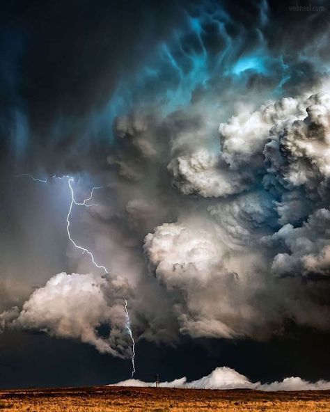 Clouds And Lightning, Lighting Storm, Lightning Photography, Storm Chasing, Storm Photography, Belle Nature, Image Nature, Dark Clouds, Storm Clouds