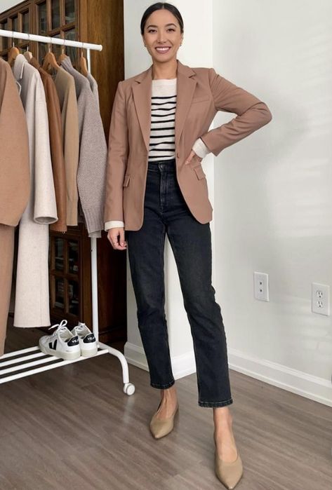 Khaki Blazer Outfit Women, Camel Blazer Outfits Women, Khaki Blazer Outfit, Tan Blazer Outfits, Camel Blazer Outfit, Blazer Outfits Women, Life With Jazz, White Tee Jeans, Khakis Outfit