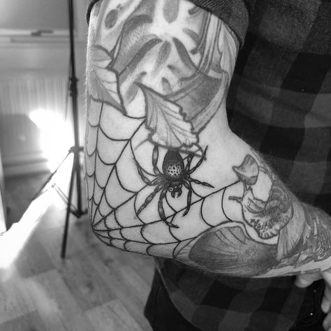 Spider Webb On Elbow Tattoo, Spider Net Tattoo Elbow, Spider Elbow Tattoo, Spiderweb Elbow Tattoo, Spider Web Tattoo Elbow, Tattoos Spider, Spiderweb Tattoo, Tattoo Elbow, Thorn Tattoo