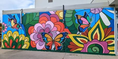 Fence Art Ideas Backyards, Hallway Painting Ideas, Shipping Container Mural, Arizona Mural, Outdoor Mural Ideas, Patio Mural, Primary School Displays, Cool Outdoor Spaces, Paint Storage Containers