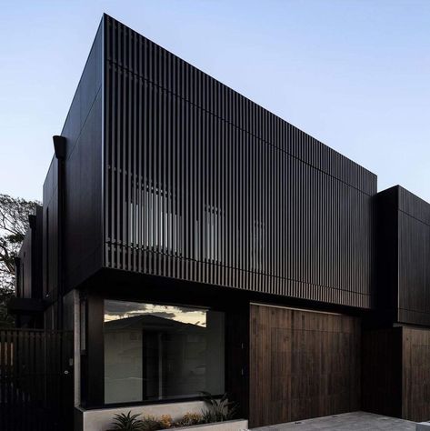 Black Modern House, Box Architecture, Black Architecture, Streetscape Design, Black Building, Wood Facade, Metal Facade, Facade Architecture Design, Duplex Design