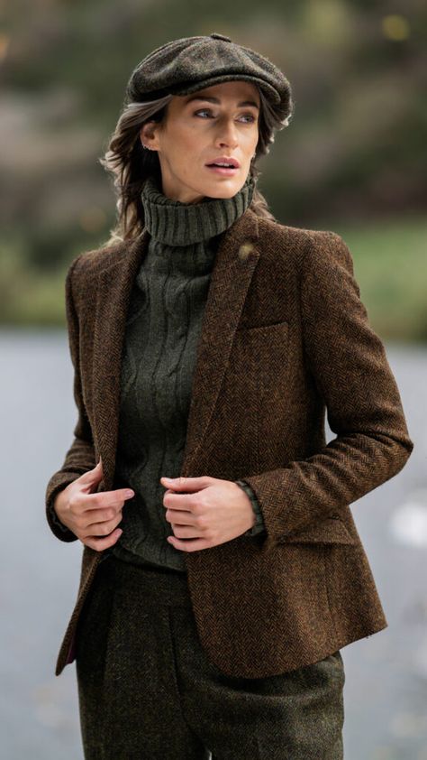 Mode Style Anglais, English Country Fashion, Countryside Fashion, Fall 2023 Fashion Trends, British Country Style, Fashion Trends Fall, Fall 2023 Fashion, 2023 Fashion Trends, Country Style Outfits