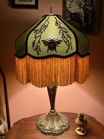 (5) Whimsigothwitch en Tumblr Ace Of Shades, Victorian Maximalism, Victorian Lamps, Victorian Lampshades, Dark Home Decor, I Love Lamp, Dark Home, Maximalist Decor, Deco Boheme