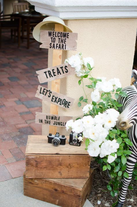 This Elaborate Safari First Birthday Party Is Too Decadent For the Jungle Safari First Birthday Party, Safari First Birthday, Safari Theme Birthday Party, Festa Jurassic Park, Jungle Theme Birthday Party, Jungle Thema, Jungle Safari Birthday, Wild Birthday Party, Jungle Theme Parties