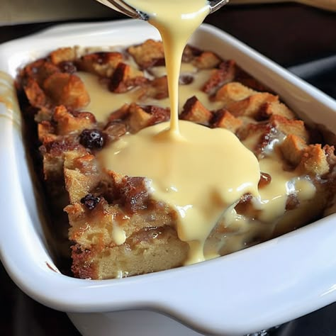 Old-Fashioned Bread Pudding with Vanilla Sauce Bread Pudding With Vanilla Cream Sauce, Baked Bread Pudding, Brownie Bread Pudding, Easy Bread And Butter Pudding, Creamy Bread Pudding, Custard Bread Pudding Recipe Old Fashion, Bread Pudding For 2, Best Bread Pudding Recipe Old Fashion, Overnight Bread Pudding