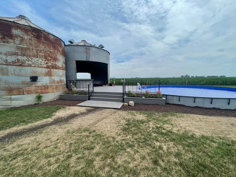 Silo pool cabana Silo Pool, Pool Side Cabana, Bnb Ideas, Pool Gazebo, Silo House, Natural Swimming Ponds, Grain Silo, Swimming Pond, Backyard Pavilion