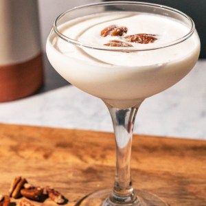 Pecan Pie Cocktail Recipe, Oatmeal Cookie Martini, Banana Cream Pie Martini, Peanut Butter Cup Martini Screwball, Gingerbread Martini Recipe Outback, Christmas Martini Recipes, Butter Pecan Pie, Praline Pecans, Thanksgiving Servings