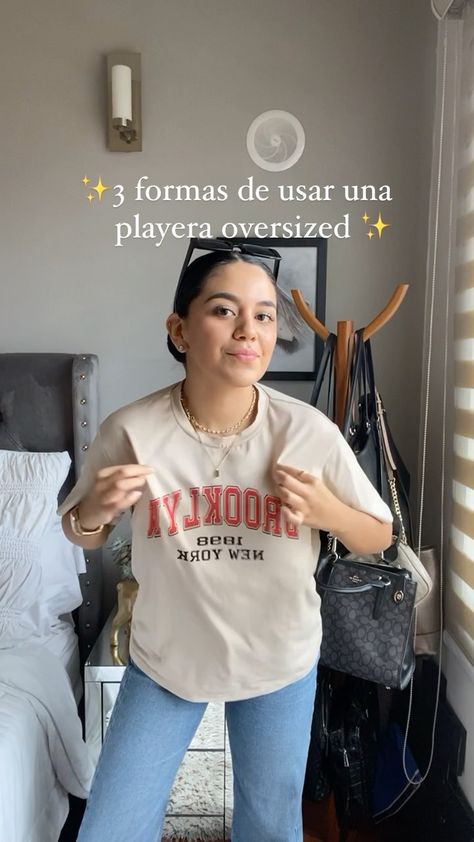 isabella_hrv on Instagram: ✨3 formas de usar una playera oversized ✨ #outfit #oversized #oversizedshirt #fashionblogger #fashion #reels Oversized Cropped Tshirt Outfits, Tshirt Outfit Ideas Women, How To Style Oversized Shirt With Jeans, Jeans And Oversized T Shirt Outfit, Jeans With Oversized Shirt, Oversized Shirt And Jeans Outfit, How To Style Oversized Tshirt With Jeans, Oversize Shirt Outfits Women Casual, Outfits Oversize Mujer