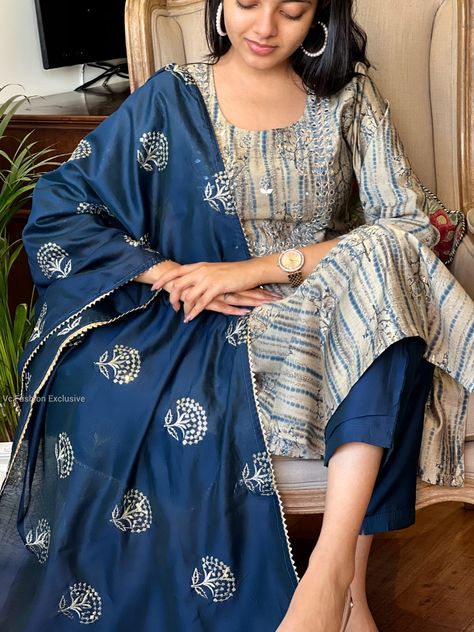 Long Kurta Designs, Formal Suits For Women, Suits For Women Indian, Cotton Suit Designs, Academia Aesthetic Outfit, Night Suit For Women, Stylish Kurtis Design, Silk Pant, Latest Dress Design