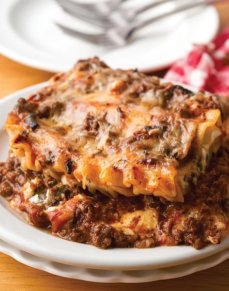 Venison Lasagna Recipe, Venison Lasagna, Cheesy Lasagna, Elk Recipes, Deer Recipes, Ground Venison, Meat Lasagna, How To Make Lasagna, Deer Meat Recipes