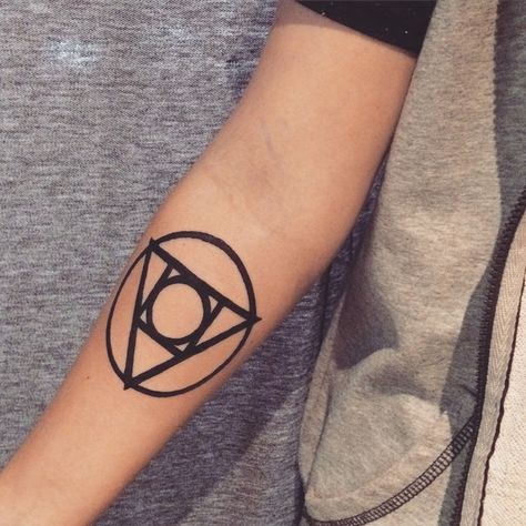 Philosopher's stone tattoo.. want this in the back if my neck.  #alchemy #alchemytattoo #blacktattoo #esoterictattoo #esoteric Alchemy Tattoos For Men, Philosophical Tattoo Ideas, Philosopher Tattoo, Philosophers Stone Tattoo, Hermetic Tattoo, Alchemy Tattoo Ideas, Alchemical Symbols Tattoo, Alchemy Elements Tattoo, Philosophical Tattoos