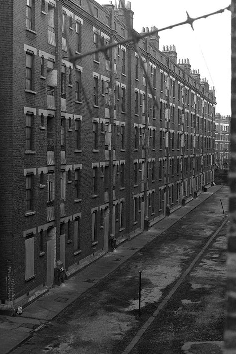 London Slums, Historic London, Tower Hamlets, East End London, Victorian London, Ancient Greek Architecture, London History, Olden Days, Uk City