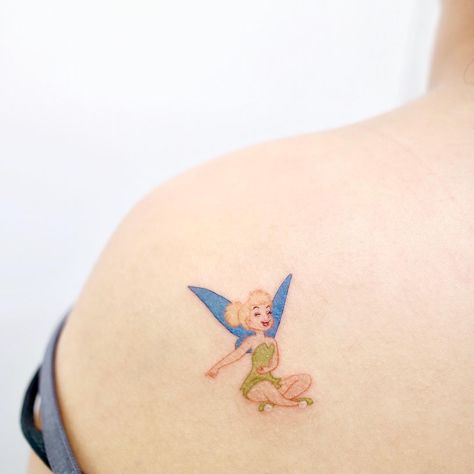 Tinkerbell Tattoo, Tinker Bell Tattoo, Cute Thigh Tattoos, Tattoo Design For Hand, Tattoos For Women Half Sleeve, Kawaii Tattoo, Weird Tattoos, Fairy Tattoo, Minimalist Tattoos