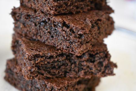 Easy AIP Brownies – Its All About AIP Aip Brownies, Fudgy Brownie Recipe, Aip Paleo Recipes, Aip Desserts, Carob Powder, Brownie Ingredients, Brownies Recipe Easy, Aip Recipes, Paleo Dessert