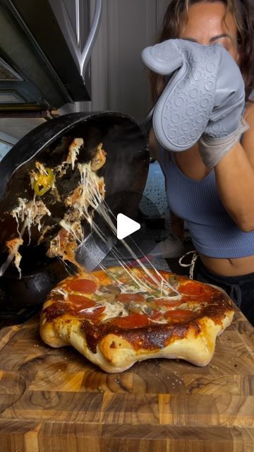 Brooke Brown on Instagram: "Upside down pizza #pizza #upsidedown #tgif #dinner #castiron #recipe #food" Upside Down Keto Pizza, Upside Down Cast Iron Pizza, Skillet Upside Down Pizza, Upside Down Deep Dish Pizza, Upside Down Pizza, Brooke Brown, Gino’s East Deep Dish Pizza, Pizza Pizza, Finger Food Appetizers