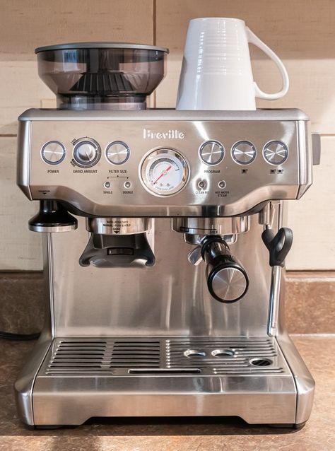 Espresso Machine Recipes, Jura Coffee, Coffee Maker With Grinder, Breville Espresso Machine, Cafe Expresso, Breville Espresso, Breville Barista Express, Home Espresso Machine, Best Espresso Machine