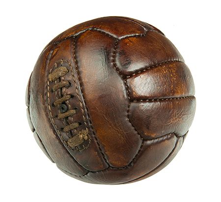 Boy Wishlist, Cool Gifts For Men, Old Football, Black Moulding, Football Tattoo, Vintage Boxing, Cricket Ball, Rugby Balls, Boxing Glove