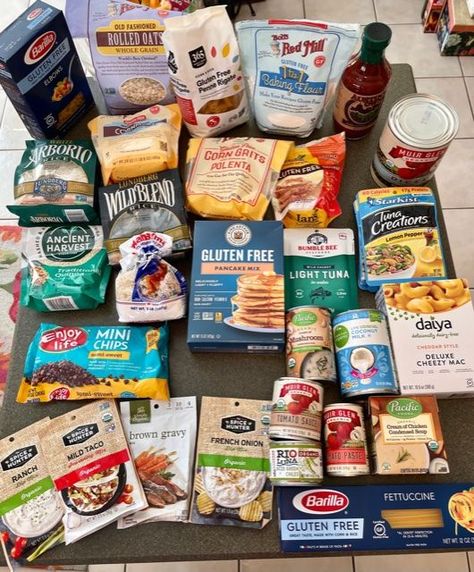 Food For Traveling, Gluten Free Travel Food, Gluten Free Camping, Healthy Road Trip Snacks, Road Snacks, Road Trip Tips, Gluten Free Info, Food And Snacks, Gluten Free Meal Plan