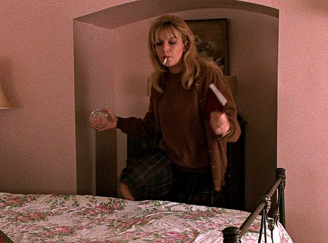 WELCOME TO FILMREEL on Tumblr Twin Peaks Laura, Twin Peaks Laura Palmer, Twin Peaks Fire, Fire Walk With Me, Audrey Horne, Cowboy Love, Sheryl Lee, Laura Palmer, Dear Baby