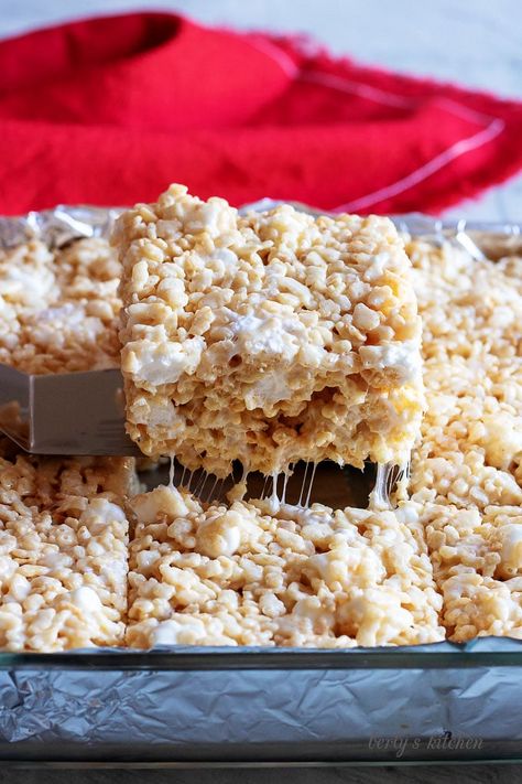 Diy Rice Krispie Treats, Homemade Rice Krispies, Chocolate Rice Crispy Treats, Marshmallow Fluff Recipes, Homemade Rice Krispies Treats, Creamed Rice, Fluff Recipe, Krispie Treats Recipe, Perfect Rice