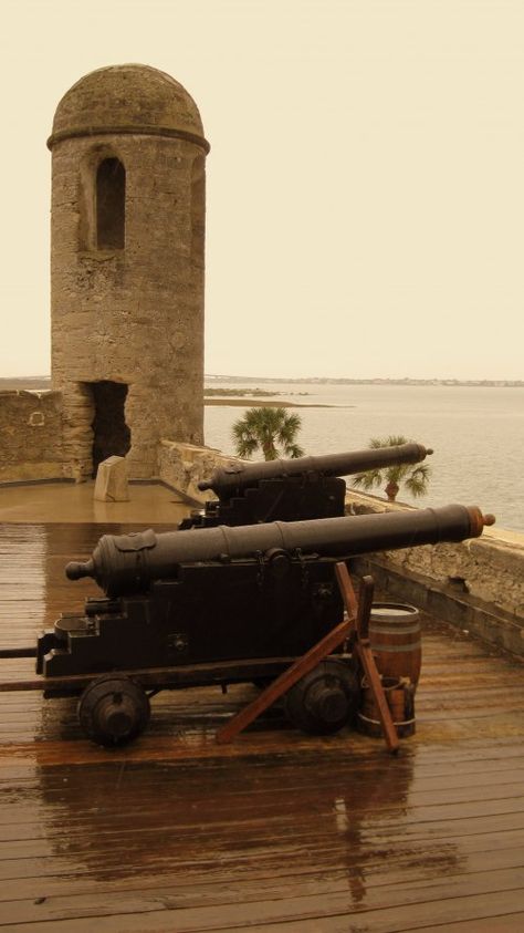 Cannon and Watchtower at Old Spanish Fort ~ St. Augustine, Florida Pirate Fort, Augustine Aesthetic, Spanish Castles, Nova Tattoo, Miss Florida, Motor Homes, St Augustine Florida, Visit Florida, Saint Augustine