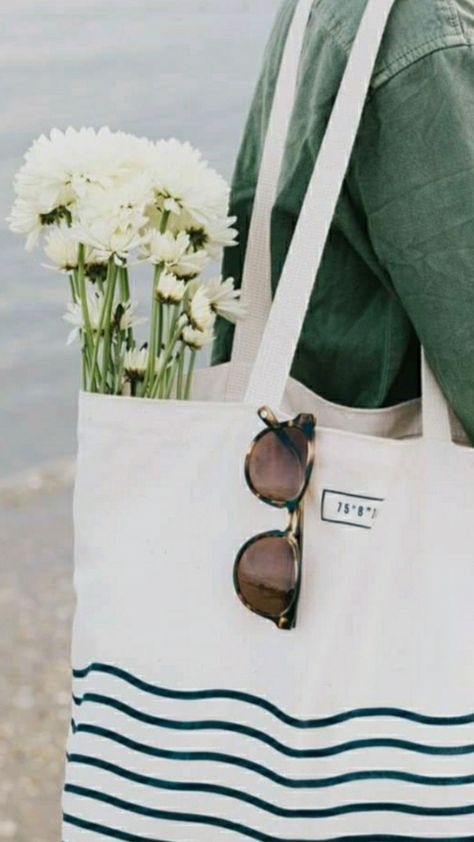 Monday Morning Inspiration, Bag With Flowers, Kelly Smith, Photography Bags, United By Blue, Eco Bag, Bago, Canvas Bag, Canvas Tote