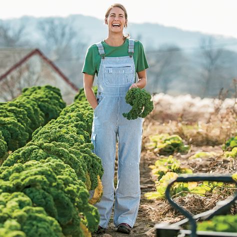 Women In Suspenders, Gardening Clothes, Womens Workwear, Striped Overalls, Farm Women, Female Farmer, Farm Clothes, Nature Photoshoot, Overalls Outfit