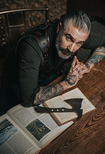 Mens Rocker Style, Daniel Sheehan, Silver Foxes Men, Suspenders For Men, Silver Foxes, Leather Suspenders, Men Photography, Mens Casual Dress Outfits, Male Photography