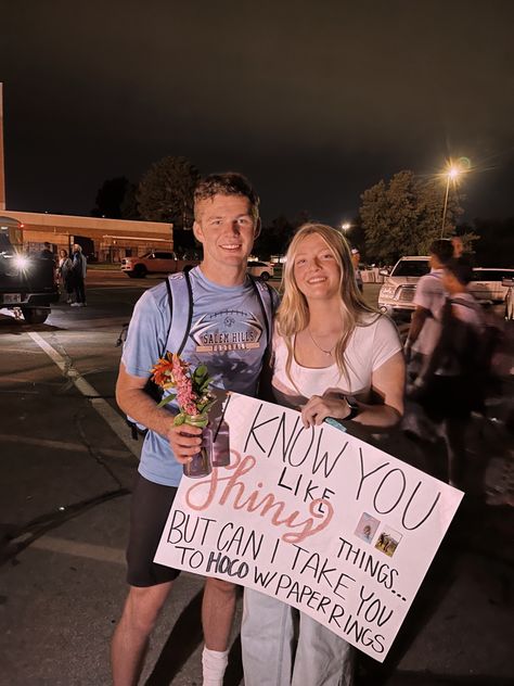 Taylor Hoco Proposals Ideas, Hoco Proposal For Book Lovers, Group Hoco Proposal, Swiftie Promposal, Hoco Proposals Ideas For Friends, Hocoprosal Ideas, Homecoming Proposal Ideas Taylor Swift, Friend Dance Proposals, Dance Hoco Proposals