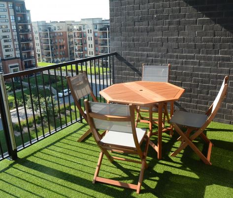 Artificial Grass Ideas, Artificial Grass Balcony, Laying Artificial Grass, Patio Balcony Ideas, Best Artificial Grass, Artificial Grass Carpet, Fake Turf, Condo Balcony, Grass Rug