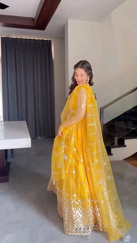 Haldi Gown, Haldi Outfits For Sister, Haldi Dress Ideas For Sisters, Haldi Dress Ideas, Haldi Dress, Haldi Outfits, Anarkali Dress Pattern, Work Lehenga, Desi Fashion Casual