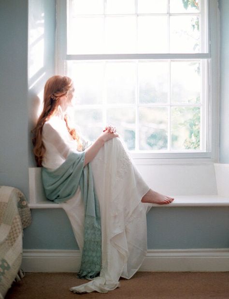 Woman sitting on a window seat art Jane Austen Wedding, Turquoise Cottage, Anne Of The Island, Austin Style, Jane Austin, Wedding Sparrow, Blue Cottage, Louise Hay, Looking Out The Window