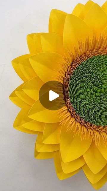 Judy Lam on Instagram: "The leaves are changing, we’re inching towards cold, but I’m still daydreaming about the sunflowers with this beauty of a paper sunflower! 🥰🌻🌻  As you can see, these sunflowers have a massive center with many little pieces, and it was designed that way (it’s labor intensive) to showcase the center of the sunflower. So it felt like I was rolling center pieces for days, but the effort is worth it 😘  We have a local sunflower field still blooming and I plan to go a few more times before the month is over, just to squeeze as much joy as I can out of one of God’s gifts.   My mini sunflower template is available in my Etsy shop, link in bio!  #paperflowers #fallvibes #happyfall #happyfallyall  #igdaily #foryou #explorepage #sunflowers #diadelosmuertos #ofrenda #hallow Sunflower Template, Mini Sunflowers, Paper Sunflowers, Placemats Patterns, Sunflower Field, The Sunflower, Sunflower Fields, Happy Fall Y'all, Center Pieces