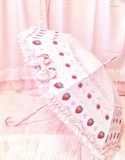 Strawberry Umbrella, Kawaii Umbrella, Cute Umbrellas, Under My Umbrella, Umbrellas Parasols, Kawaii Accessories, Kawaii Aesthetic, Pink Tulle, Sweet Lolita