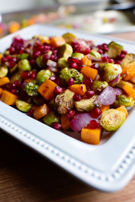 Roasted Brussels Sprouts with Butternut Squash, Red Onion and Pomegranate from Ree Drummond (The Pioneer Woman) Roasted Brussel, Brussels Sprouts Recipe, Roasted Brussel Sprouts, The Pioneer Woman, Evernote, Vegetable Sides, Side Recipes, Veggie Dishes, Brussels Sprouts