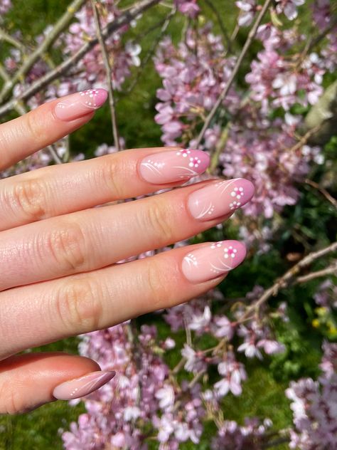 Nail Art Cherry Blossom, Japan Inspired Nails, Japan Nails Design, Nails 2023 Acrylic, Spring Nail 2023, Nail 2023 Spring, Sakura Nails, Spring Nails Aesthetic, Gel Spring Nails