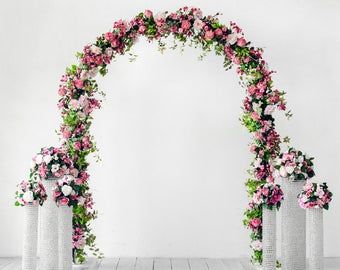 Flower Wedding Decorations, Arch Wedding Decor, Ceremony Archway, Floral Wedding Decor, Ruangan Studio, Wedding Archway, Metal Wedding Arch, Floral Arch Wedding, Wedding Arch Rustic