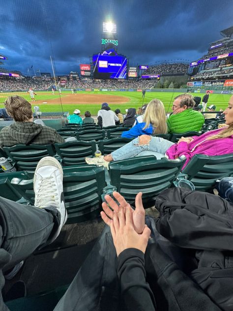 Baseball Date Night, Baseball Game Date, Date Night Pics, Sporty Boyfriend, Baseball Date, Fun Dates, Summer Date Ideas, Baseball Love, Dream Dates