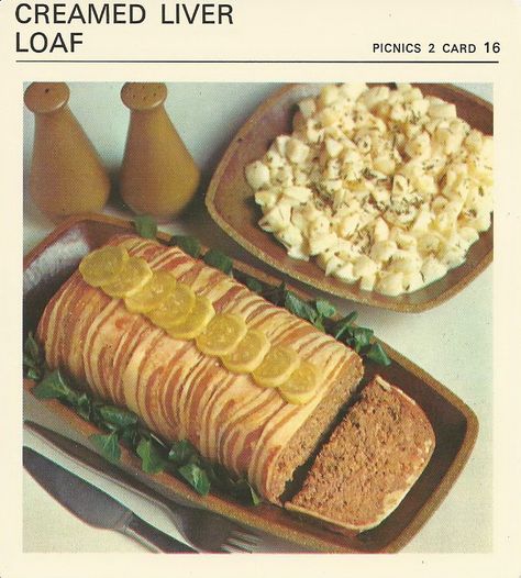 Creamed Liver Loaf. 1973. The recipe calls for 3 tablespoons of brandy. Theres not enough brandy in the whole world to make me eat this... Ugly Food, Oven Temperature, Food Fails, Bizarre Foods, Liver Recipes, Gross Food, Bombe Recipe, Retro Food, Food Poisoning